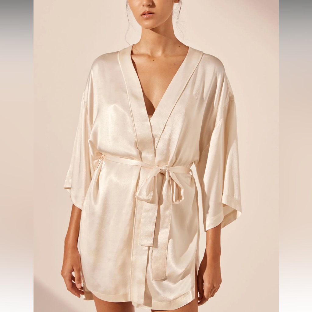 Shona Joy Satin Short Robe In Ivory Champagne